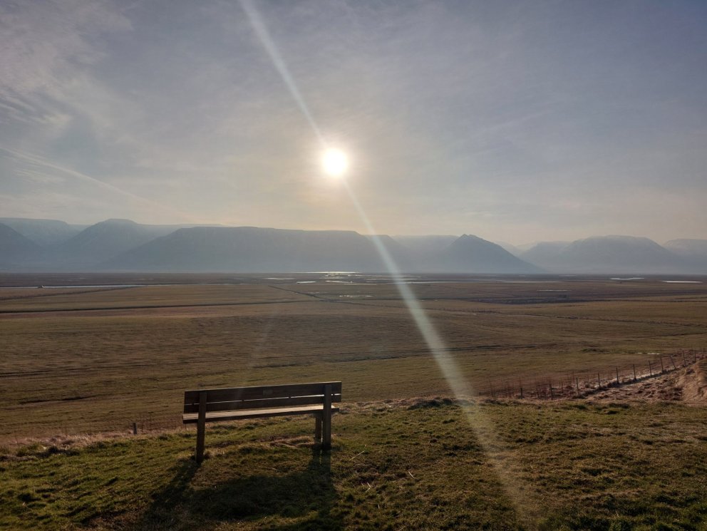 Opið virka daga kl. 10 - 16