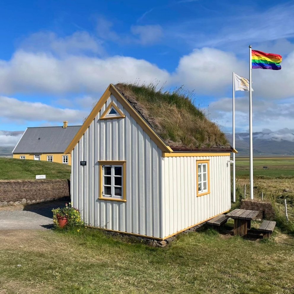 Gleðilega hinsegin daga! / Happy pride!