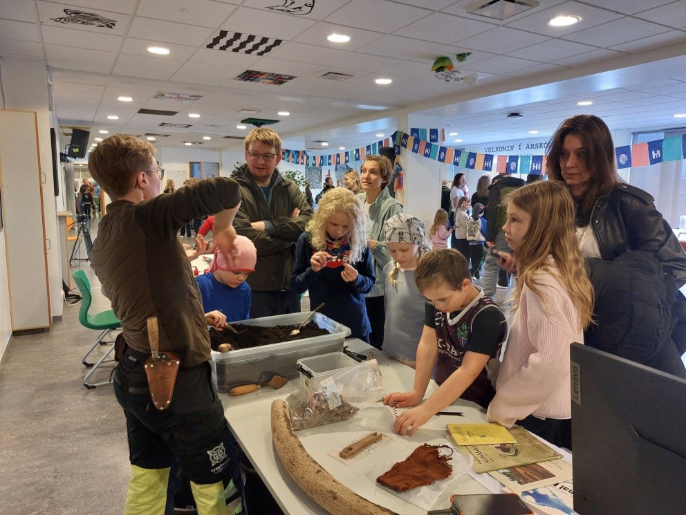 Fjör á Opnu vísindahúsi