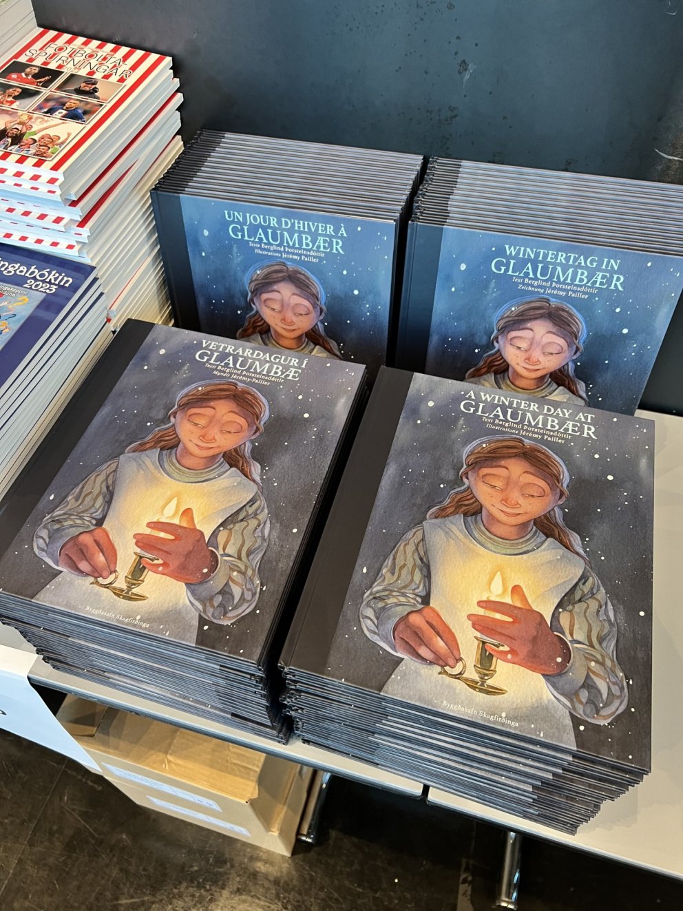 Vetrardagur í Glaumbæ á barnabókamessunni.