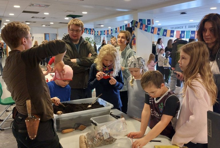 Fjör á Opnu vísindahúsi